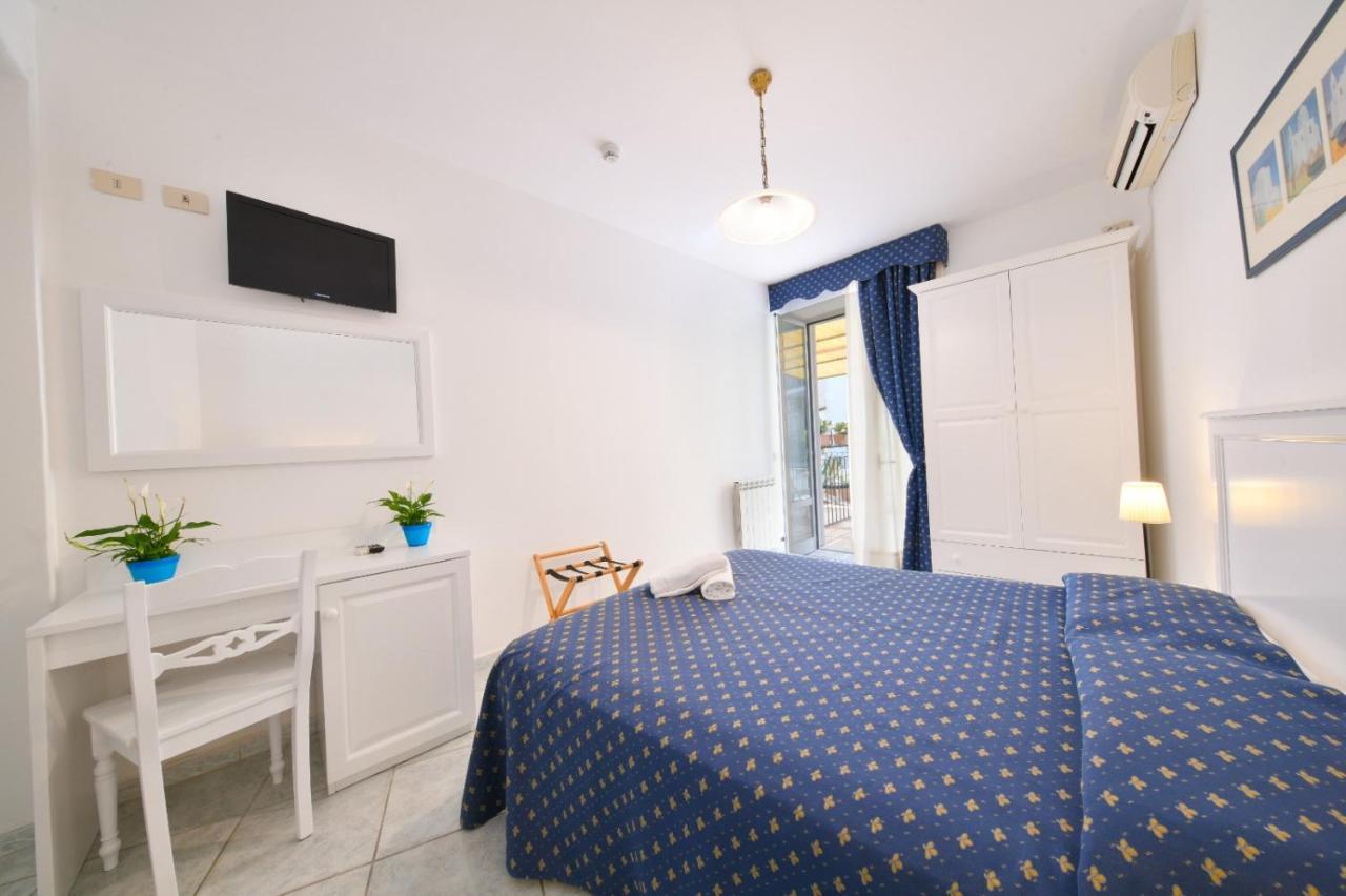 Hotel Noris Иския Екстериор снимка