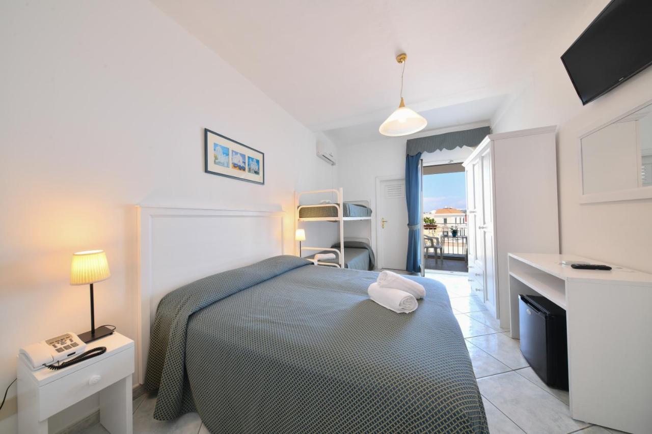 Hotel Noris Иския Екстериор снимка