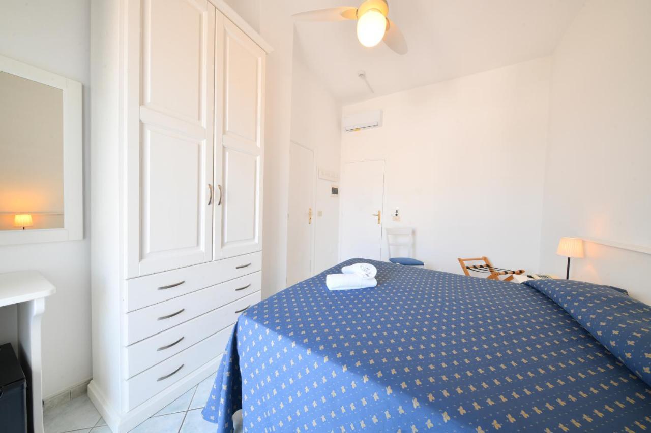 Hotel Noris Иския Екстериор снимка