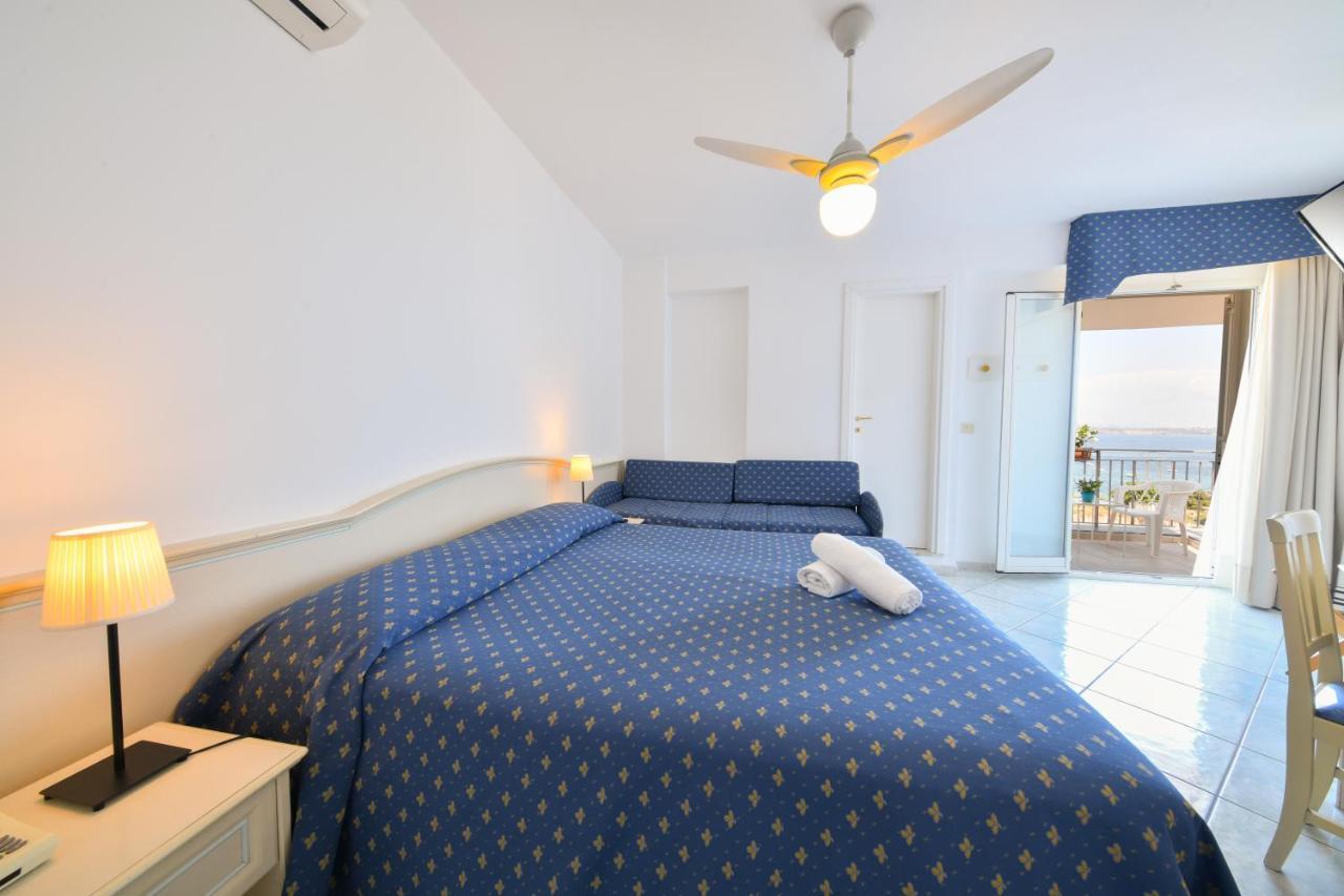 Hotel Noris Иския Екстериор снимка