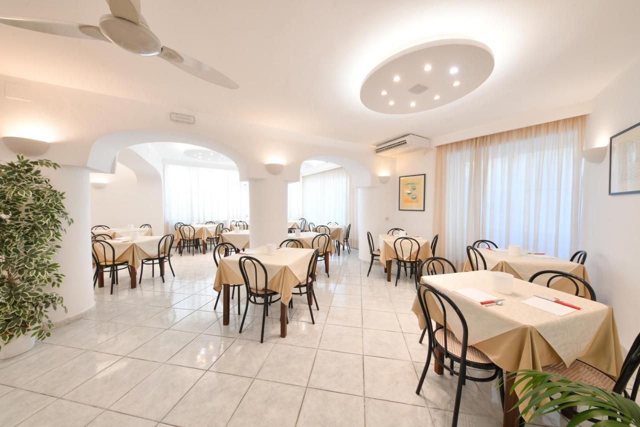 Hotel Noris Иския Екстериор снимка