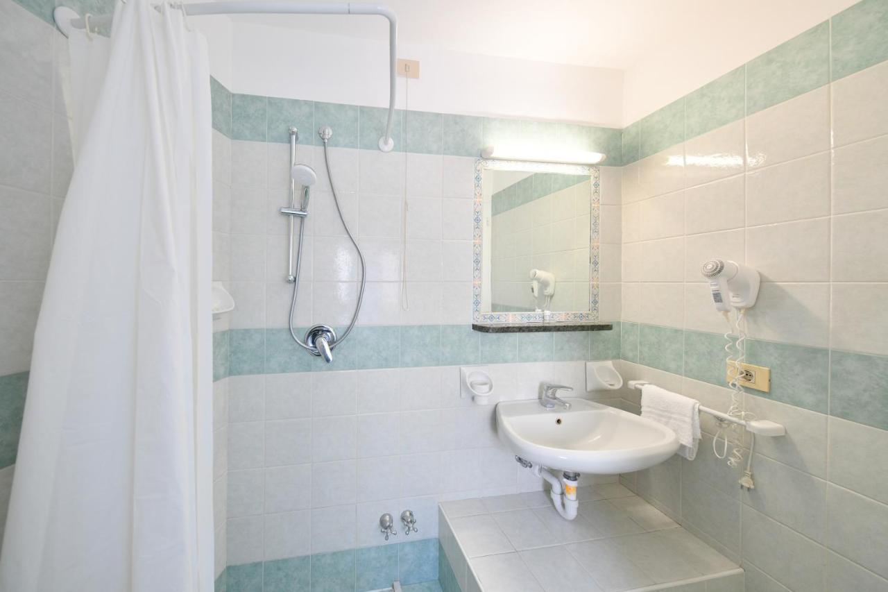 Hotel Noris Иския Екстериор снимка