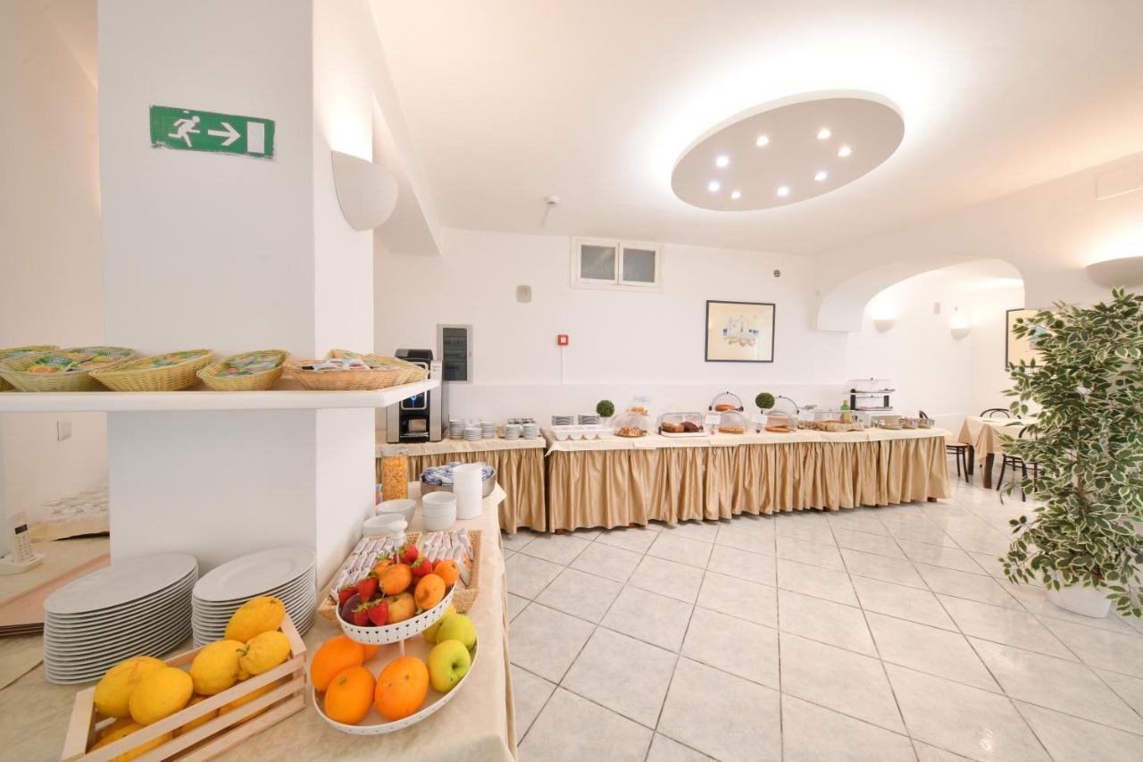 Hotel Noris Иския Екстериор снимка