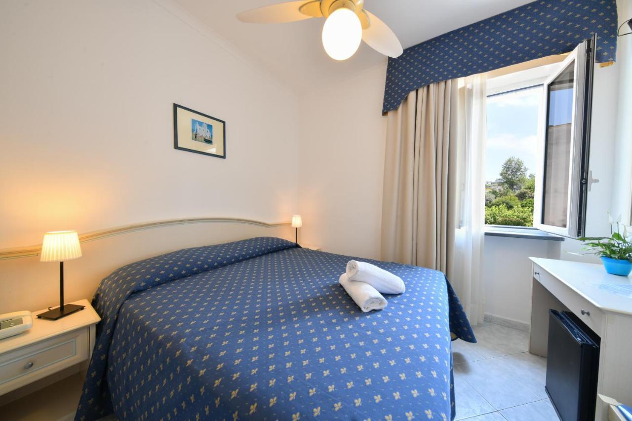 Hotel Noris Иския Екстериор снимка